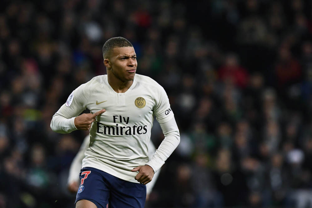 鲍威尔去留风波再起！特朗普放狠话，一个更分裂、更弱势的美联储将诞生？